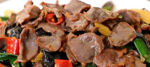 盐水鸭胗的做法（重庆小吃中的美味佳肴）