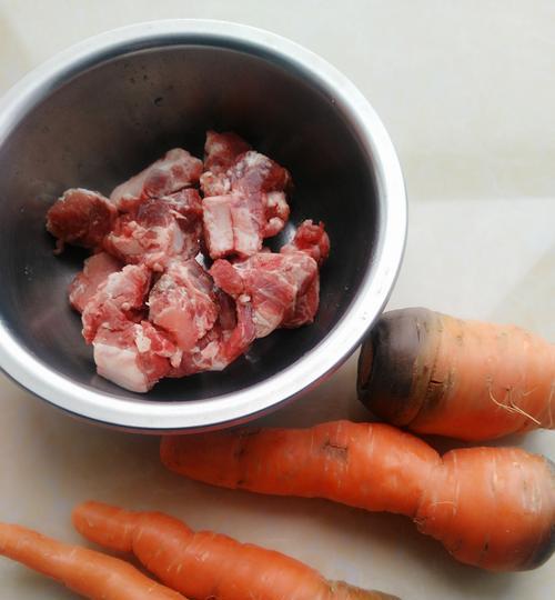 美味肉骨萝卜汤的制作方法（健康营养）