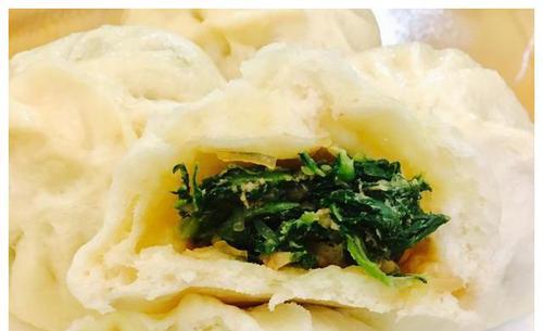 香菇小白菜肉包子的做法（美味又营养的家常小吃）