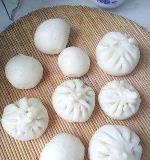 香菇小白菜肉包子的做法（美味又营养的家常小吃）
