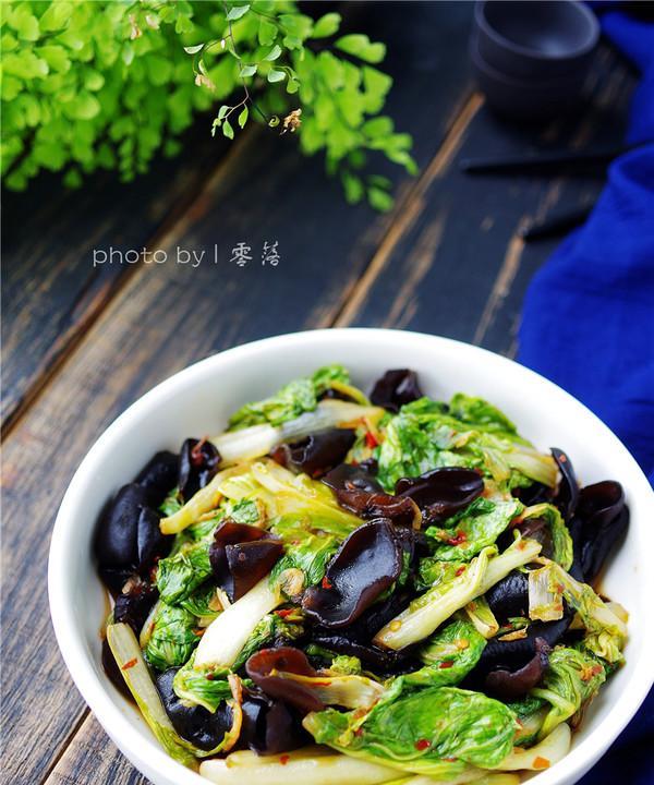 白菜木耳怎么做才好吃？简单易学的家常做法分享！