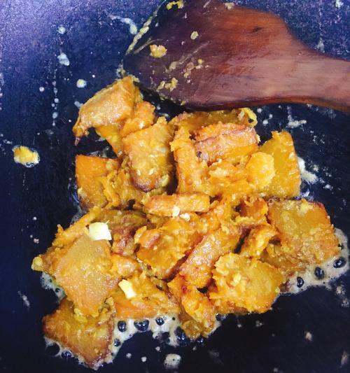 咸鸭蛋焗南瓜,美味易制(享受秋日美食) 咸鸭蛋焗南瓜,美味易制(享受秋日美食)