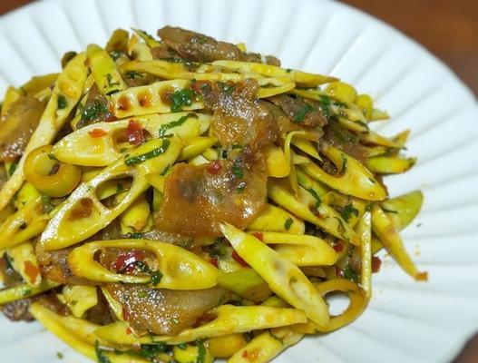 鲜笋肉丝的家常做法（清爽开胃）