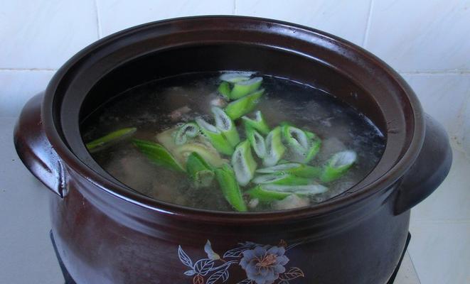 做一碗美味的羊排冬瓜汤，暖身秋冬（从选材到烹饪）