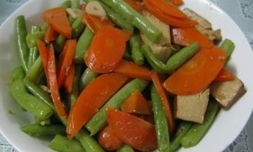 用咸肉炒出美味的豆角（家常菜谱）