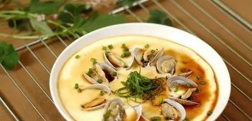 营养丰富的苋菜鳕鱼鸡蛋羹(以健康为主题) 营养丰富的苋菜鳕鱼鸡蛋羹(以健康为主题)