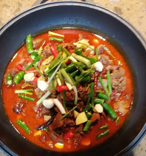 酸汤牛肉怎么做？详细步骤和技巧是什么？