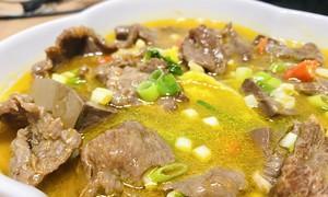 酸汤牛肉怎么做？详细步骤和技巧是什么？
