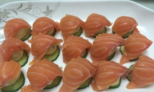 三文鱼番茄土豆泥怎么做？步骤和技巧有哪些？