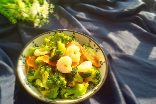 西兰花团虾仁怎么做？有哪些步骤和技巧？