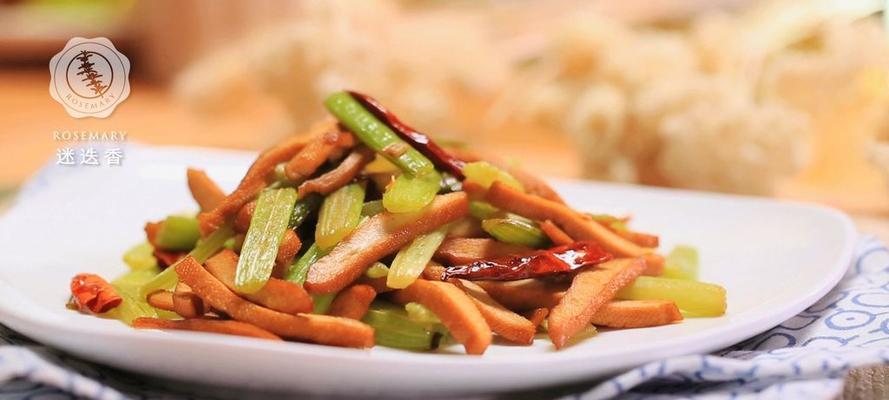 香干芹菜红椒炒回锅肉怎么做？步骤和技巧有哪些？