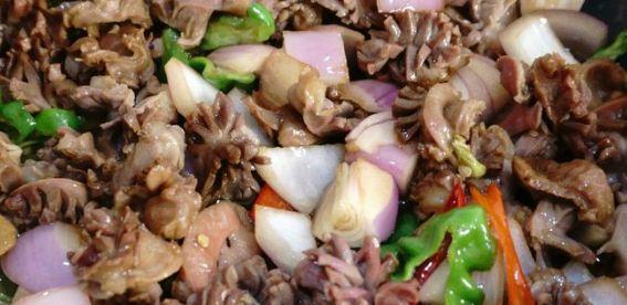 掌握铁板鸡胗的制作，健康美味一次拥有（铁板鸡胗做法详解）