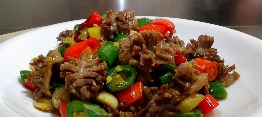 掌握铁板鸡胗的制作，健康美味一次拥有（铁板鸡胗做法详解）