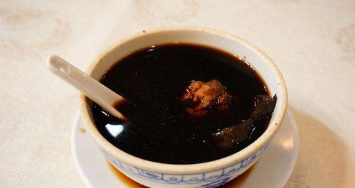 生熟地扇骨汤，滋补养生好选择（教你如何制作营养丰富的生熟地扇骨汤）