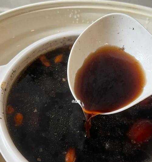 生熟地扇骨汤，滋补养生好选择（教你如何制作营养丰富的生熟地扇骨汤）