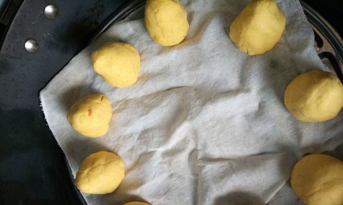 手工制作美味玉米面小窝窝头（以玉米面为主材料）