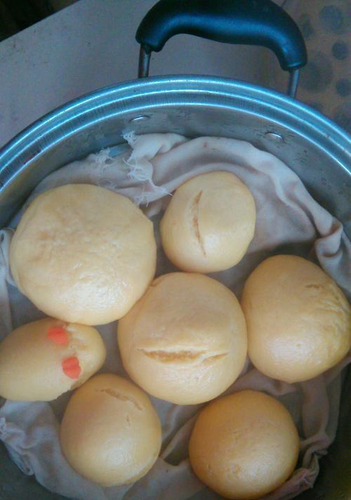 手工制作美味玉米面小窝窝头（以玉米面为主材料）