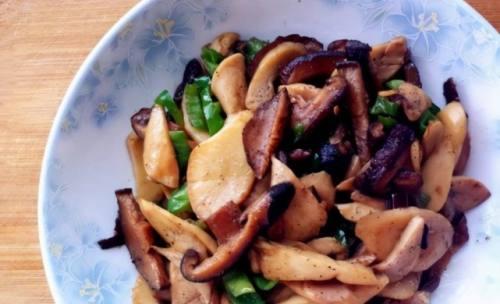 油豆腐炒杏鲍菇怎么做？步骤和技巧有哪些？