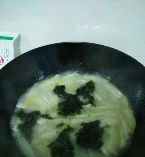 炎炎夏日冬瓜紫菜解暑汤怎么做？有哪些步骤和技巧？