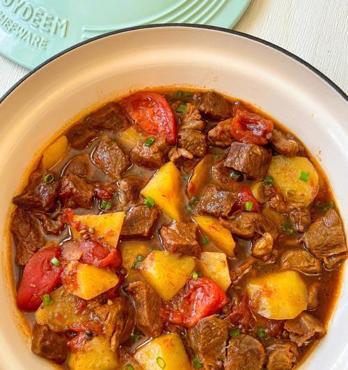 香辣回锅牛腩怎么做？详细步骤和技巧是什么？