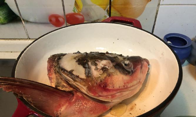 鱼头炖粉皮的做法是什么？如何炖出美味的鱼头粉皮汤？