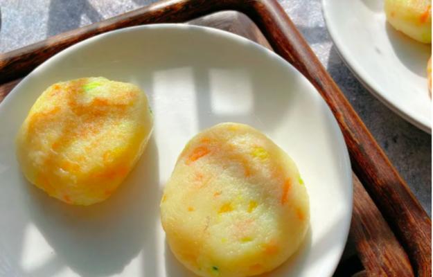 土豆菜团子的制作方法（健康美味的素食佳肴）