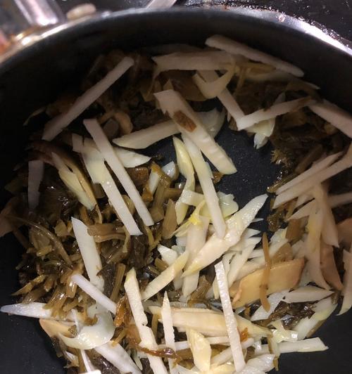 雪菜焖笋怎么做？步骤和技巧有哪些？