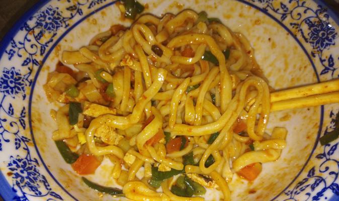 探秘以西府削筋面的独特做法（传承与创新相融合的美食艺术）