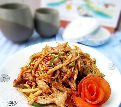 史上最嫩茭白肉丝的制作方法（一步步教你做出口感极佳的茭白肉丝）