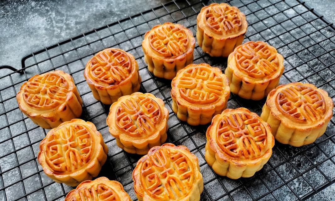 自制坚果蛋月烧月饼的做法？步骤和技巧有哪些？