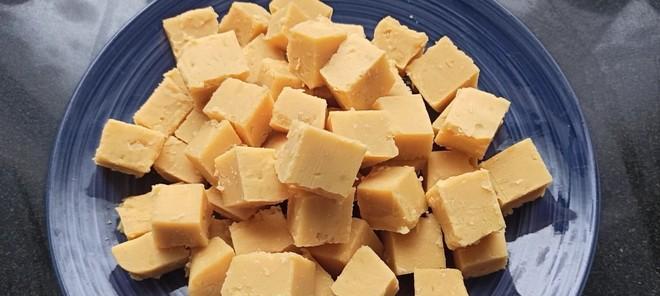 自制豌豆糕的详细制作方法（做出口感绵软）