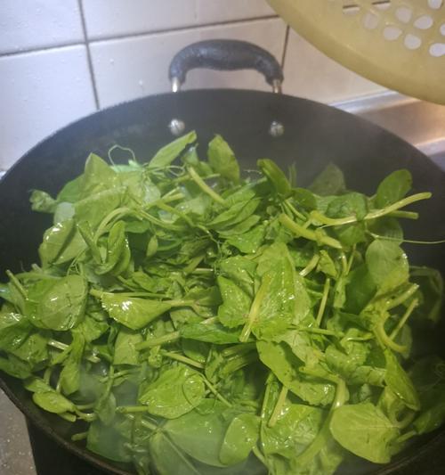 碗豆尖鸡汤怎么做？有哪些营养和健康益处？