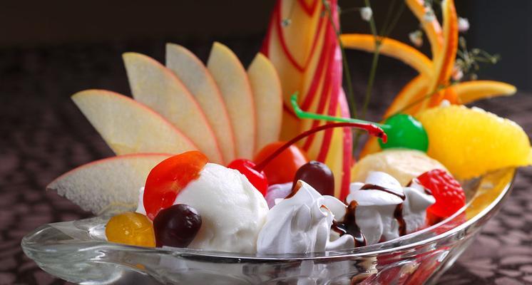 香蕉船冰淇淋怎么做？步骤和材料有哪些？