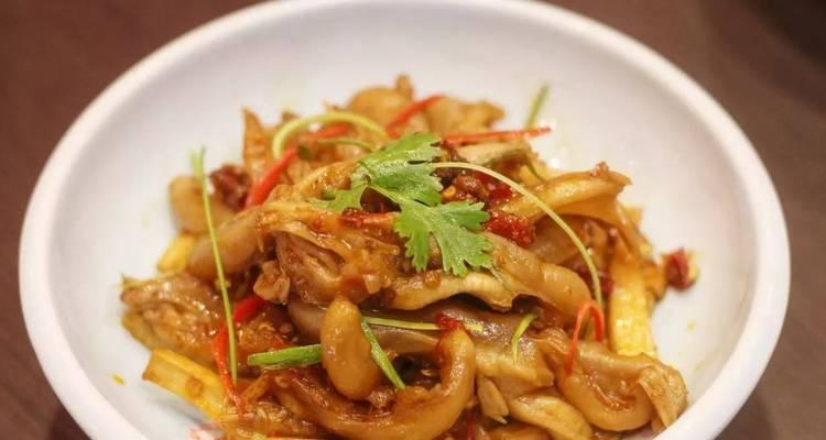 鸭掌杏鲍菇蛤蜊汤怎么做？步骤和技巧有哪些？