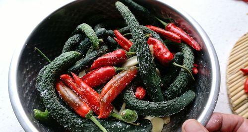 用爽口酱黄瓜做美食，让你爱不释手（15道简单又美味的爽口酱黄瓜菜谱）