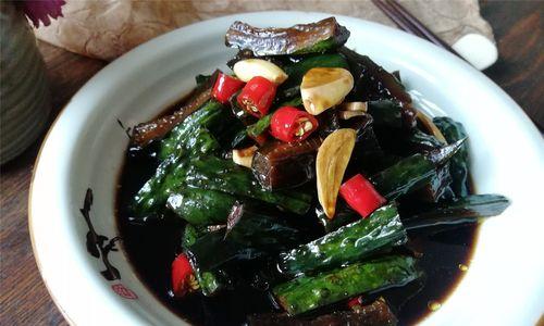 用爽口酱黄瓜做美食，让你爱不释手（15道简单又美味的爽口酱黄瓜菜谱）