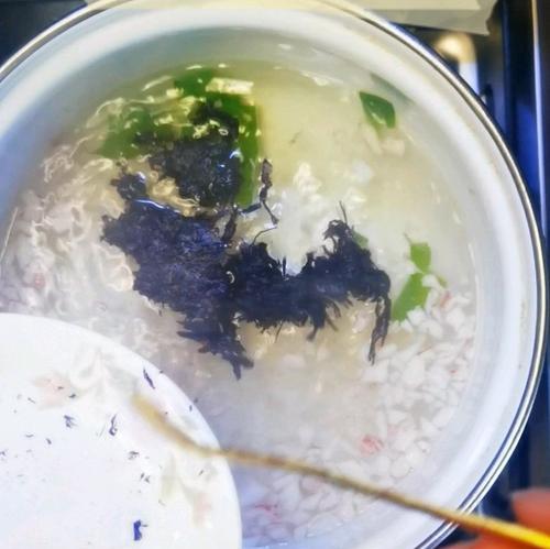 西红柿虾米紫菜汤怎么做？有哪些步骤和技巧？