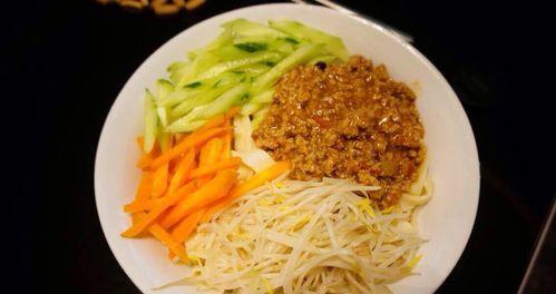 杂酱手工面怎么做？详细步骤和技巧是什么？