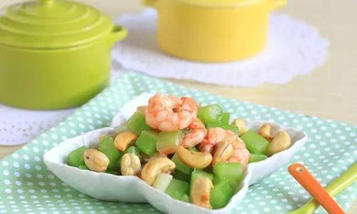 腰果蔬菜丁的做法是什么？如何快速制作美味的腰果蔬菜丁？