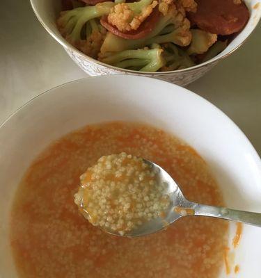 小米黑芝麻粥怎么做？有哪些健康益处？