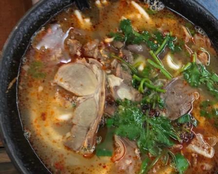 羊肉粉汤的做法是什么？如何在家轻松制作？