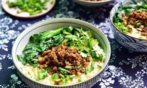 一份美味以肉末芽菜面的制作方法详解(快手又美味) 一份美味以肉末芽菜面的制作方法详解(快手又美味)