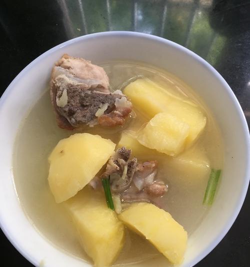 滋补养生，健康人生——排骨汤的制作方法（以传统方法熬制）