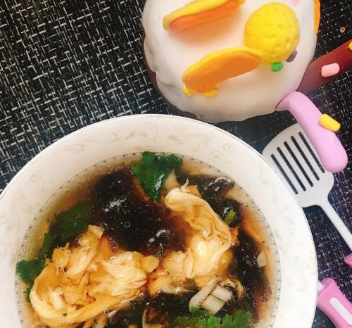 美味健康的虾米紫菜面(营养丰富) 美味健康的虾米紫菜面(营养丰富)
