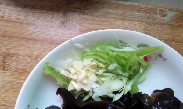 虾仁炒木耳——鲜美健康的佳肴（细节决定成败）