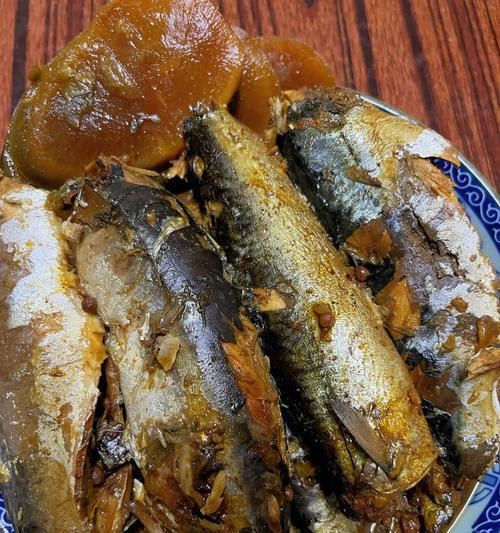 美味鲅鱼炖萝卜(家常小炖菜) 美味鲅鱼炖萝卜(家常小炖菜)